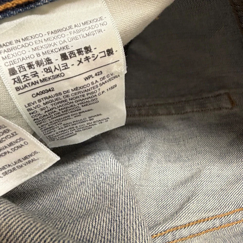 Levis levi 569